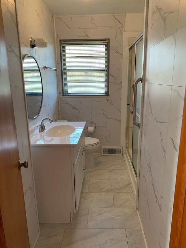 Foto del edificio - 411 N Hillsdale Dr