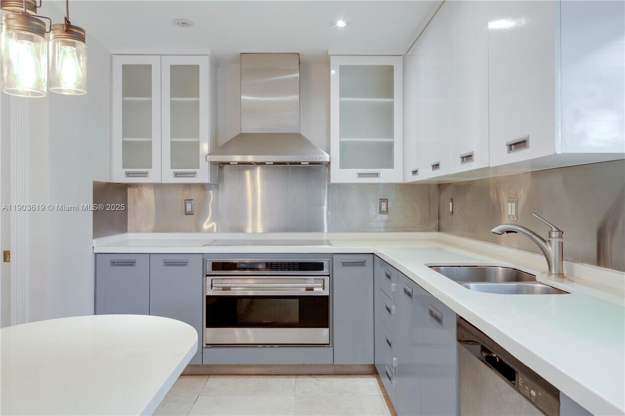 Foto principal - 525 Glenridge Rd