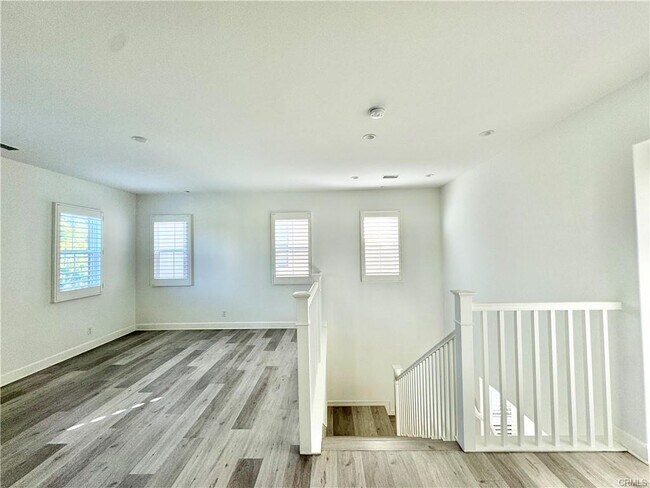 Building Photo - 124 Turquoise