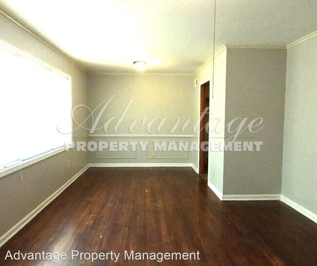 Building Photo - 3 br, 1.5 bath House - 3500 Hanna Dr.