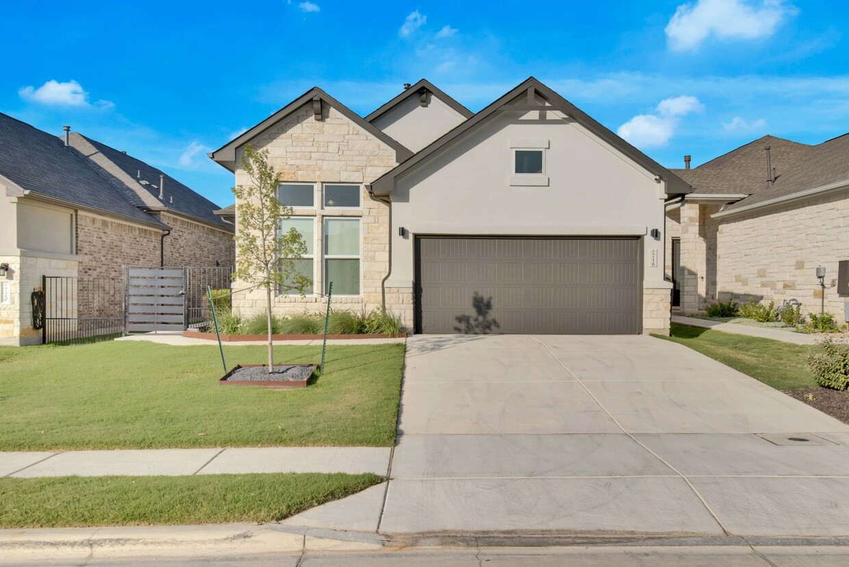 Primary Photo - Beautiful Single Story home in Liberty!