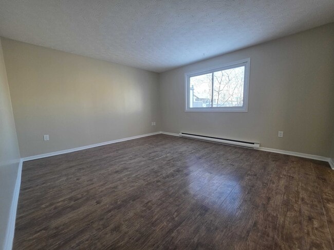 Building Photo - 712 Victoria St