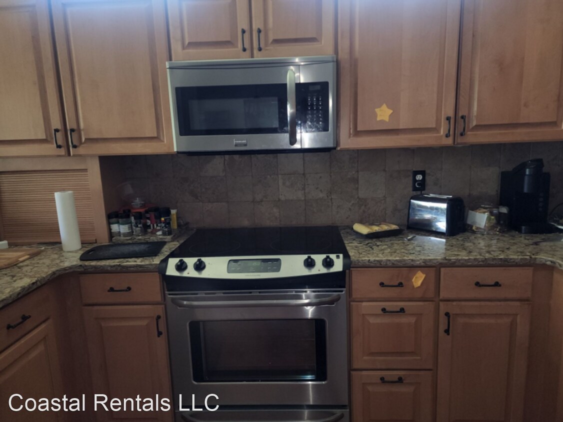 Building Photo - 2 br, 2 bath House - 104 Colburn Drive West