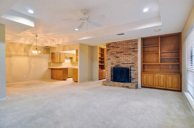 Building Photo - 5872 Westhaven Dr