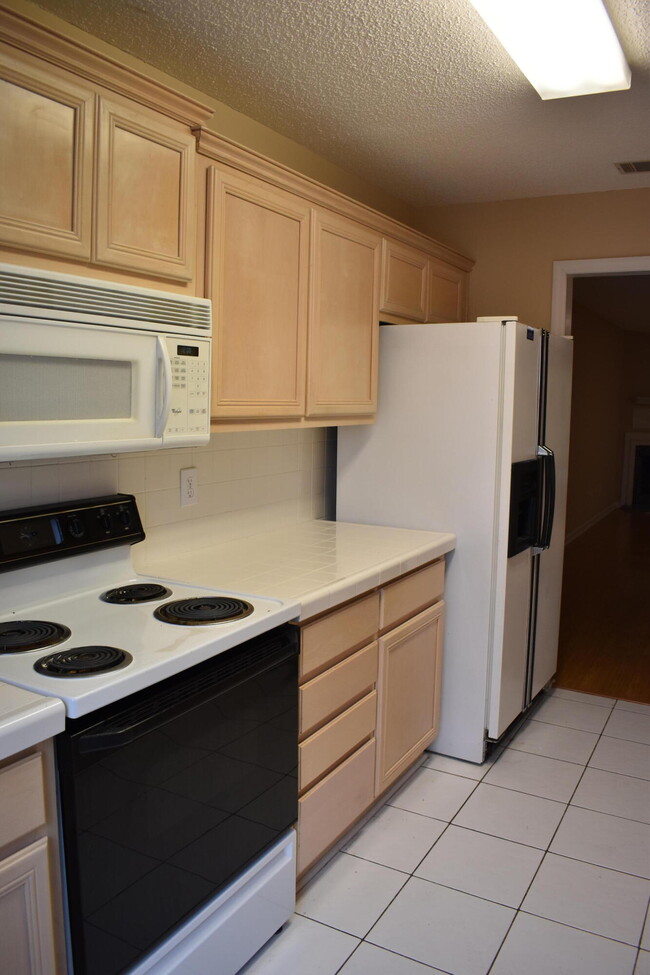 Foto del edificio - 710 Legacy Ct