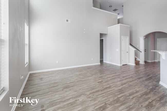 Building Photo - 521 Lateleaf Dr