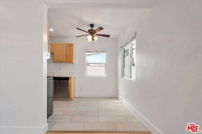 Building Photo - 119 Paloma Ave