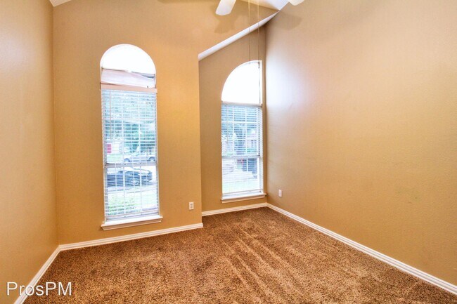 Foto del edificio - 4 br, 2 bath House - 5437 Yellowstone Trl