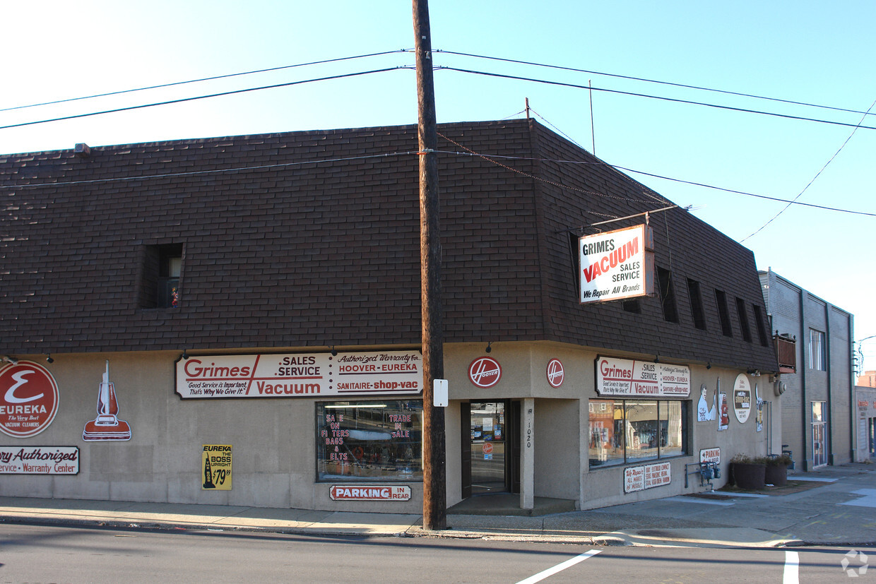 Building Photo - Barret & Broadway