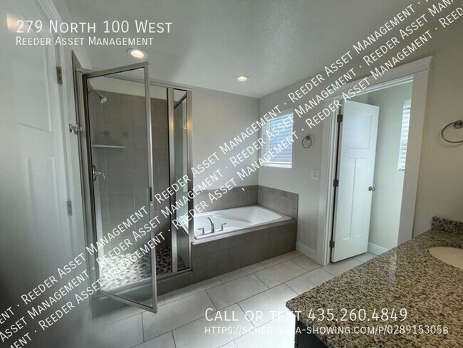 Building Photo - HALF PRICE OFF 1ST MONTH!! Close to everyt...