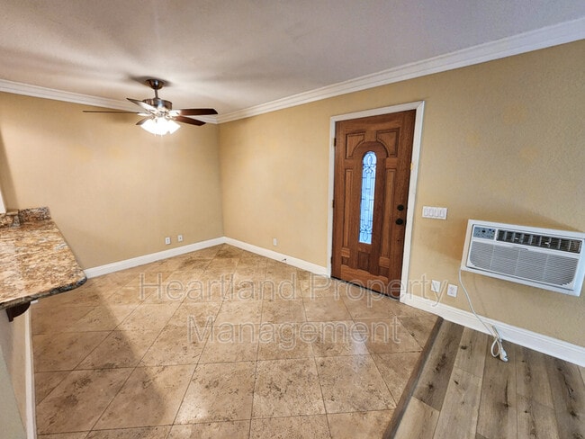 Building Photo - 1075 N Escondido Blvd