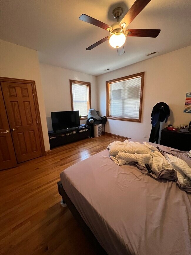 Foto del edificio - 4053 N Kenmore Ave