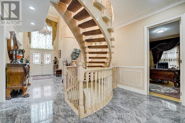 Building Photo - 286 Hillcrest Ave