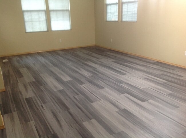 Building Photo - 14362 NE 189th Ct