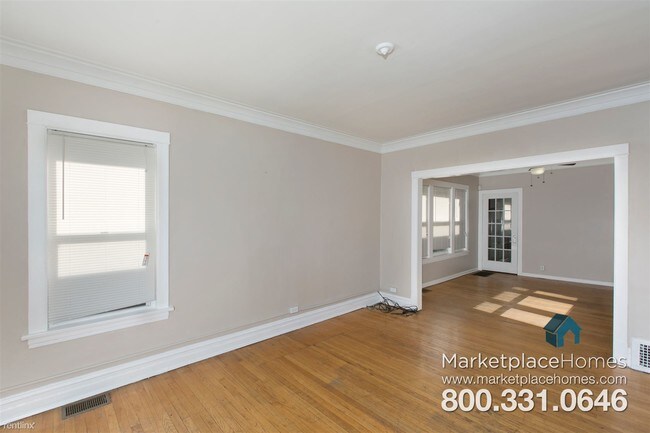 Building Photo - 1346 N Monitor Ave