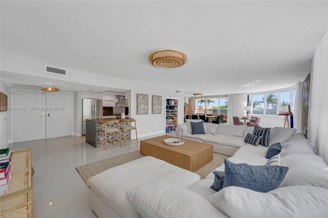 Foto del edificio - 10175 Collins Ave