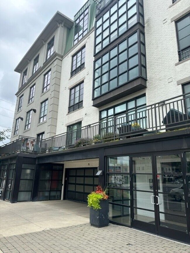 Building Photo - 1475 W 3rd Ave