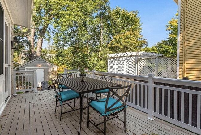 3-Bed, 4-Bath Retreat in Chevy Chase!" - 3-Bed, 4-Bath Retreat in Chevy Chase!" Apartment