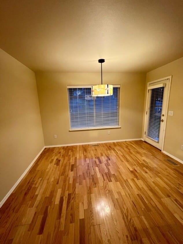 Primary Photo - Updated 3 Bedroom Condo!