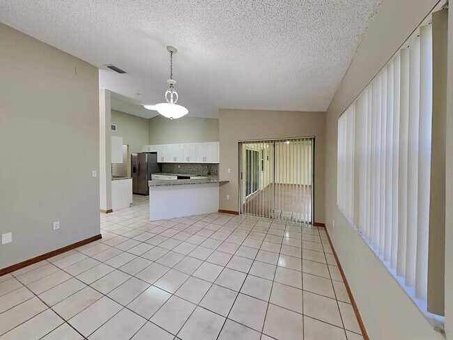 Building Photo - 622 NW 134th Ave