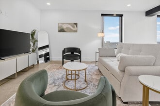 Building Photo - 116 W 3rd St