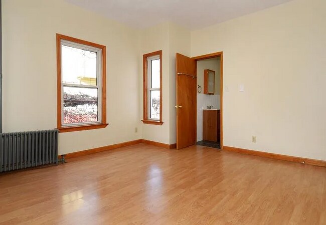 Building Photo - 155 Pearl St