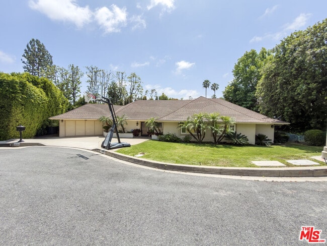 Building Photo - 1094 Garden Ln