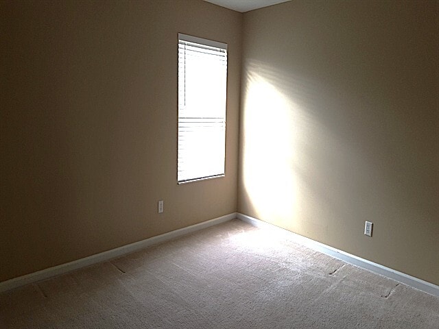Building Photo - 5192 Summerset Dr