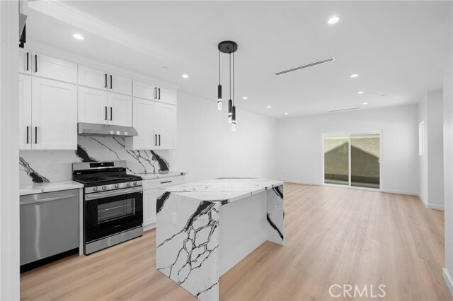 Foto del edificio - 8458 Glencrest Dr