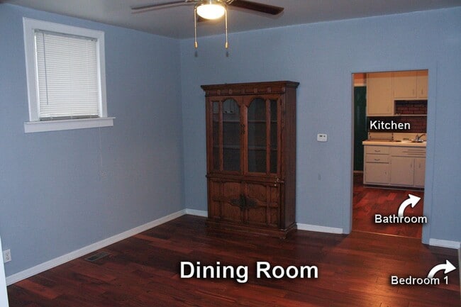 Building Photo - 2 bed 1 bath home with garage