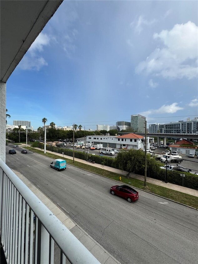 Primary Photo - 1010 NW 11th St