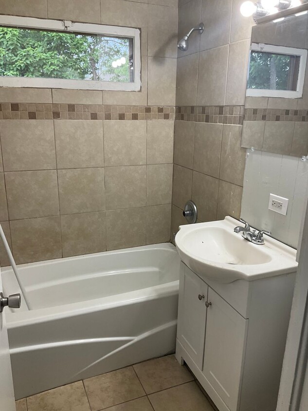 Building Photo - Updated home for rent