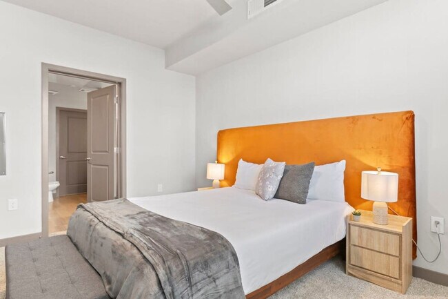 Building Photo - 400 N 2nd Ave