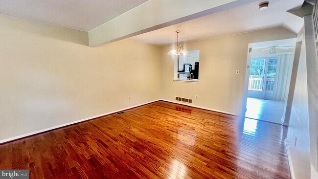 Foto del edificio - 14229 Angelton Terrace