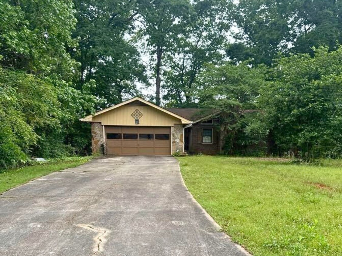 Primary Photo - 378 Lakeshore Dr