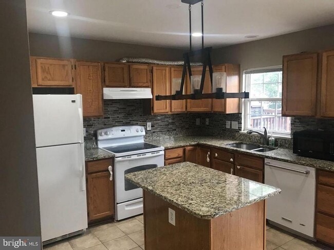 Foto del edificio - 42886 Nashua St
