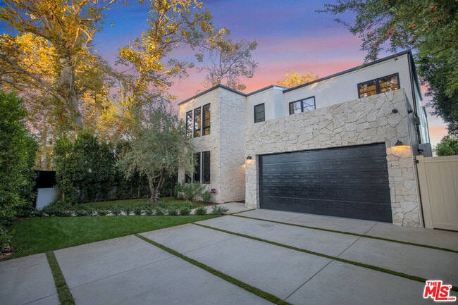 Building Photo - 4256 Camellia Ave