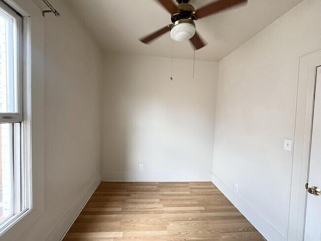 Building Photo - 512-514 East 500 South - 512 B