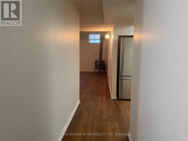 Building Photo - 35 Meekings Dr