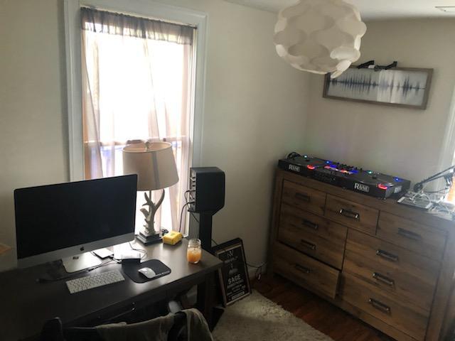 bedroom - 2300 Mount Pleasant St