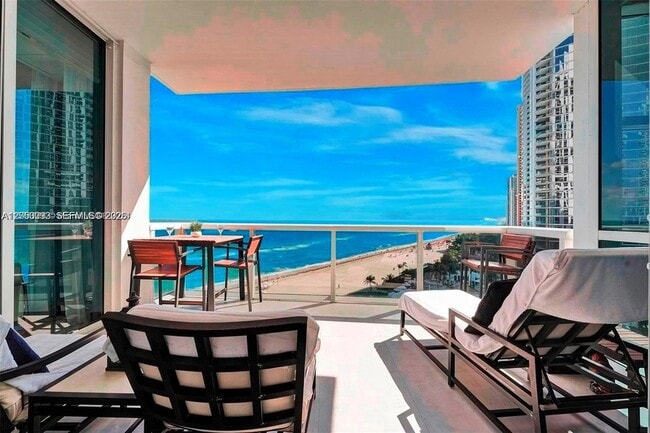 Foto del edificio - 18101 Collins Ave