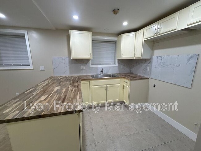 Foto del edificio - 51 Adelaide Ave