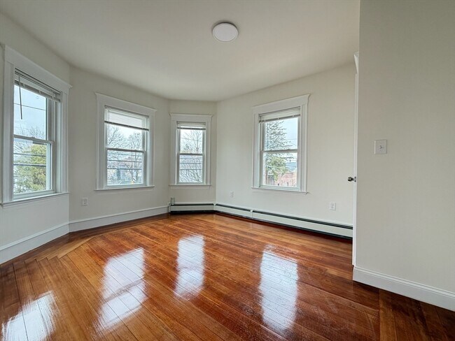 Foto del edificio - 0 Newbury Ave