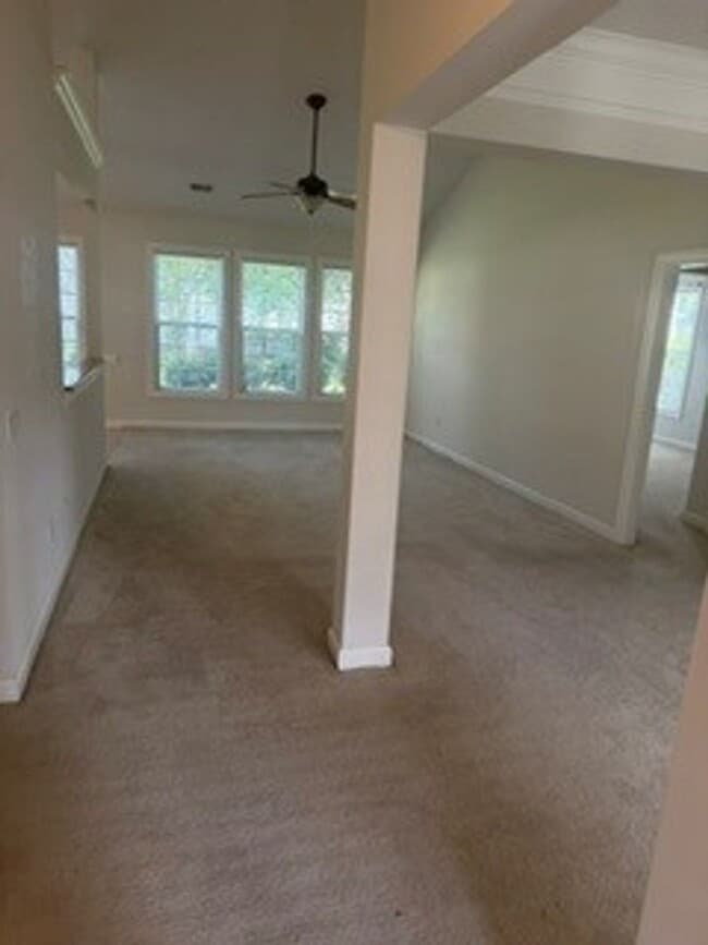 Building Photo - 120 Muirfield Dr