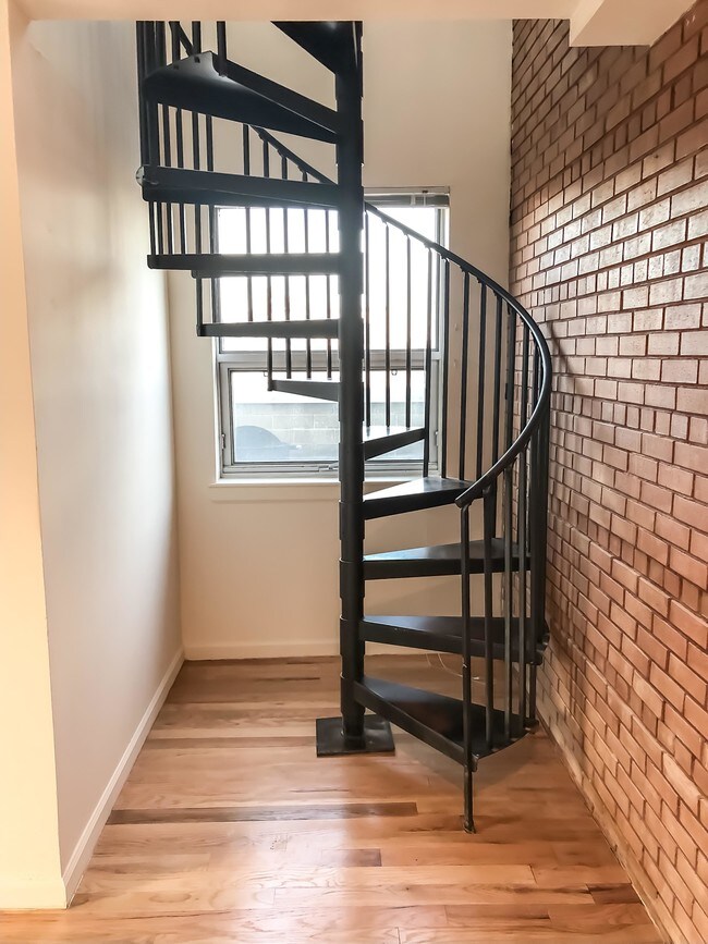 Building Photo - 2 bedroom in New York NY 10009