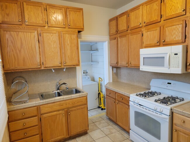 KITCHEN - 3394 24th St