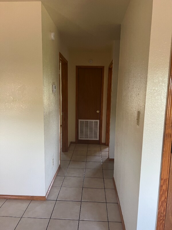 Foto del edificio - 1000 Wild Rose Ln