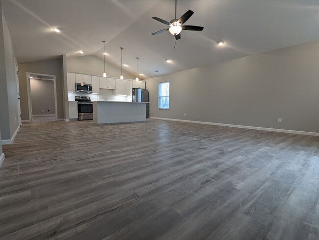 Foto del edificio - Hot Deal: Save $2,000 Today! Qualified app...