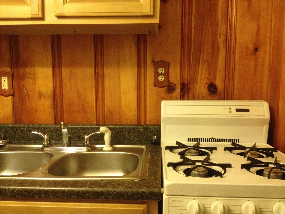 Primary Photo - 118 Franklin Ave