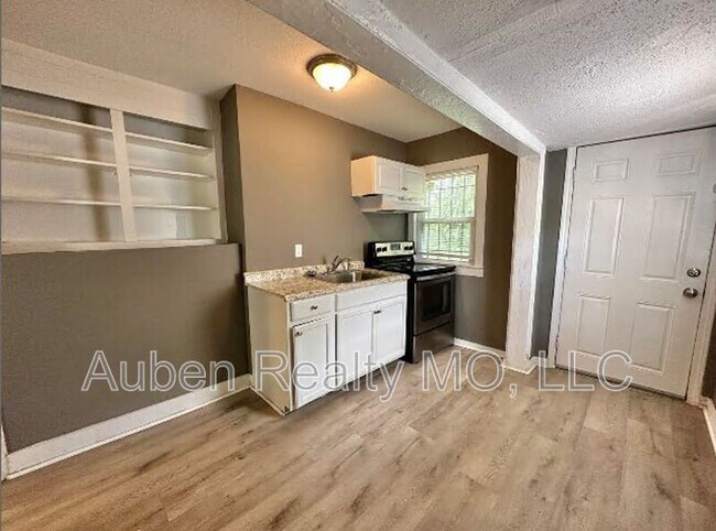 Foto del edificio - 2905 E 61st St